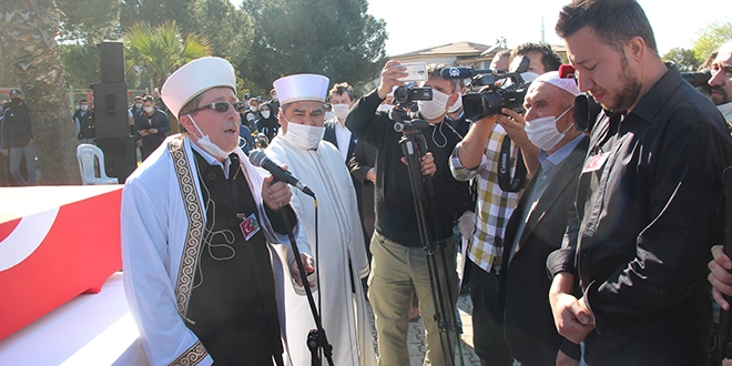 Şehidin cenaze namazını imam babası kıldırdı, sözleri ders verdi