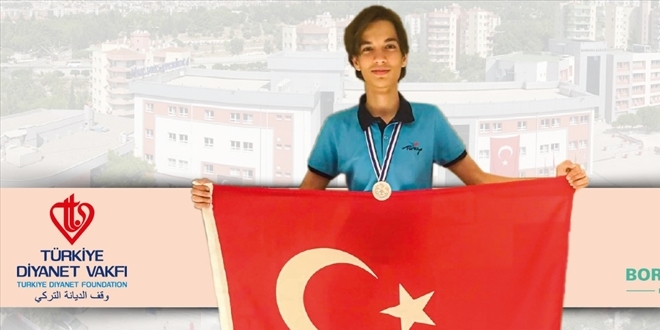 İzmir'de ortaokul öğrencisi uluslararası matematik yarışmasında birinci oldu