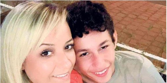 Karantina hem anne hem öğretmen yaptı