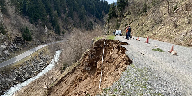 Giresun-Şebinkarahisar kara yolunda heyelan