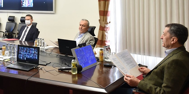 Bakan Selçuk, il müdürleriyle video konferans sistemiyle toplandı
