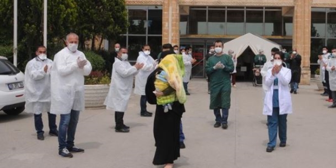 11 aylık Özgür de koronavirüsü yenenler arasına girdi