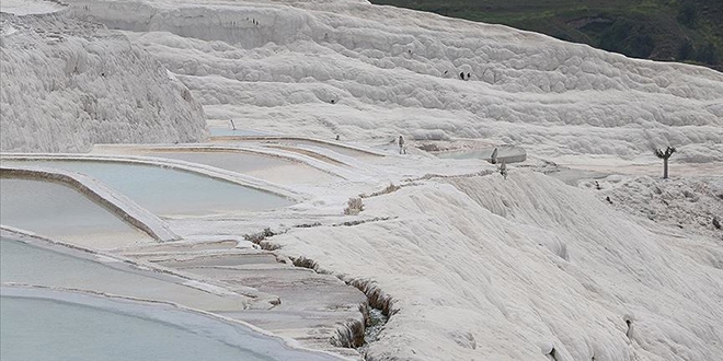 Pamukkale haziranda misafirlerini ağırlamaya hazırlanıyor