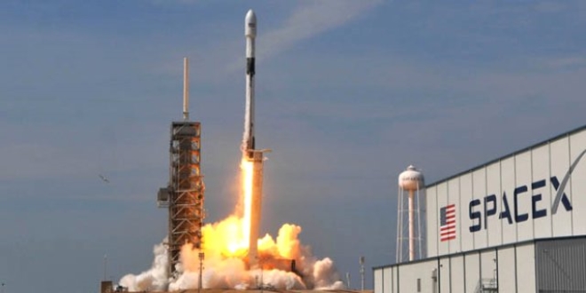 SpaceX, 60 internet uydusunu uzaya fırlattı