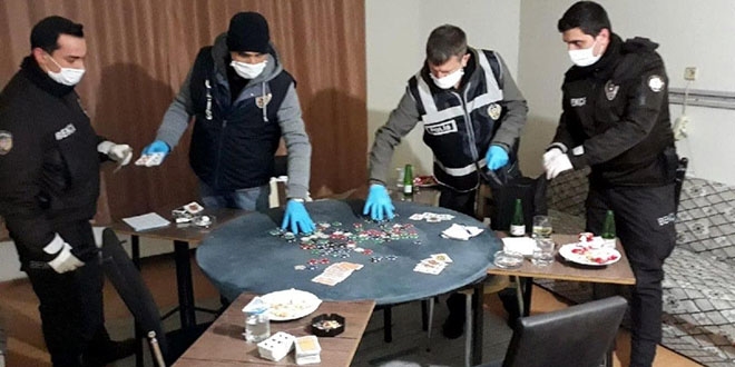 Kumar bağımlıları vazgeçmiyor! 7 kişiye 29 bin 400 lira ceza