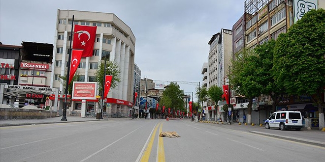 Yurt genelinde 'Evde kal' çağrısına büyük oranda uyuluyor