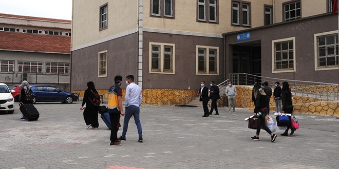 İzolasyon sürecini tamamlayan 11 sağlıkçı göreve başladı