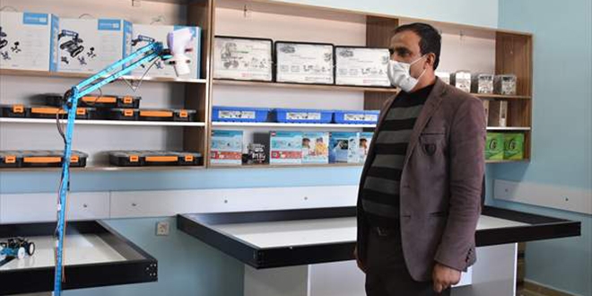 İki öğretmen telefonla kontrol edilebilen 'robot' geliştirdi