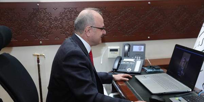 Koronavirüsü yenen Kaymakam görevine döndü