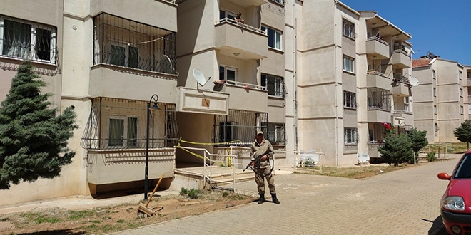 Evinde karantinada olan kişi ölü bulundu