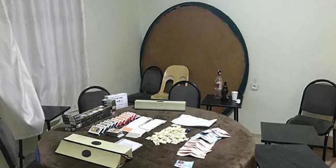 Antalya'da kumar baskını; 15 kişiye 71 bin 880 lira ceza
