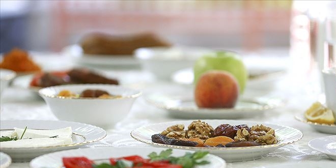 Yüksek tansiyon hastalarına 'sahur' uyarısı