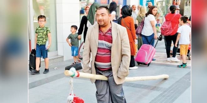 Deliler ve meczuplar: Şehrin gülleri
