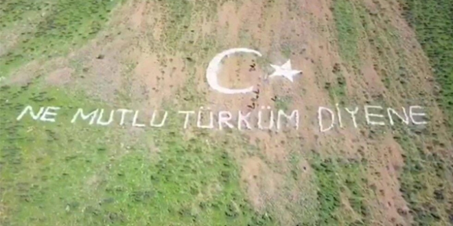 Tunceli dağlarına 'Ne Mutlu Türküm Diyene' yazmak ülkeye ne sağlar?