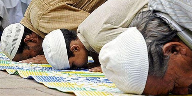 TV'deki imama tabi olup namaz kılınabilir mi? İşte Diyanet'in görüşü