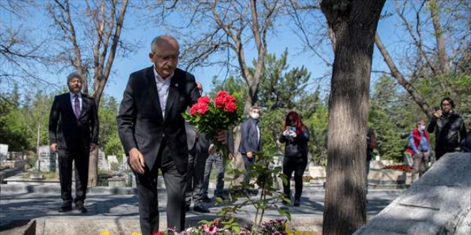 Kılıçdaroğlu, Deniz Gezmiş, Yusuf Aslan ve Hüseyin İnan'ın mezarlarını ziyaret etti