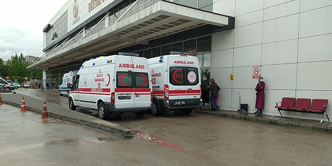 Tavana asılı beşikten düşen bebek hayatını kaybetti