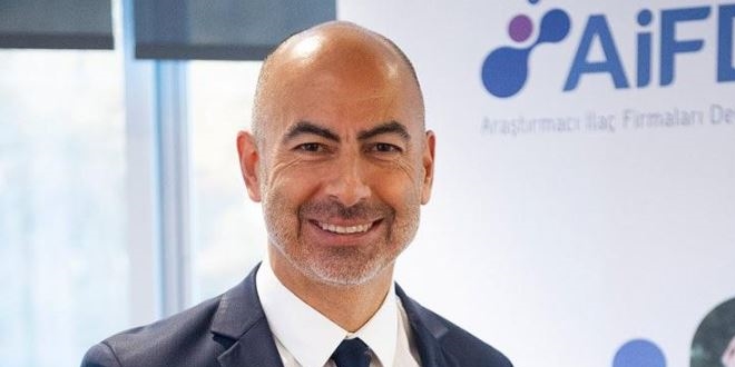 'İlaçta üs olmak için 1 milyar dolar lazım'