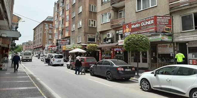 Aynı caddede su tesisatçılığı yapan iki kardeşin kavgası kanlı bitti