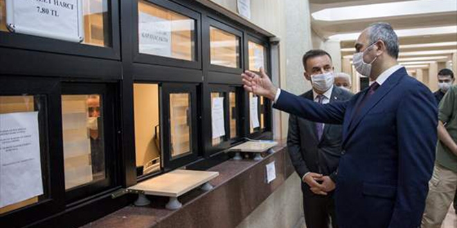 Bakan Gül, Ankara Adliyesi'nde alınan virüs önlemlerini inceledi