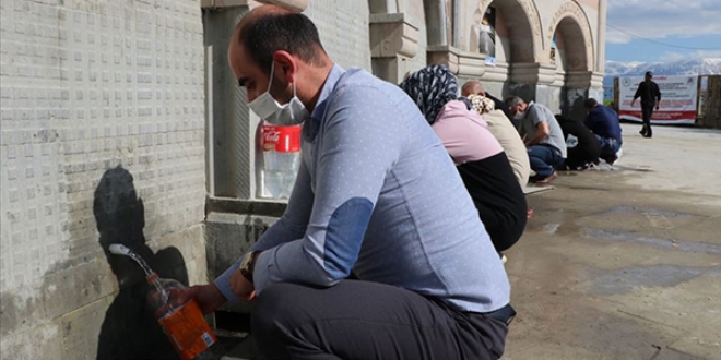Erzincanlılar 'ekşisu' ile iftar açıyor