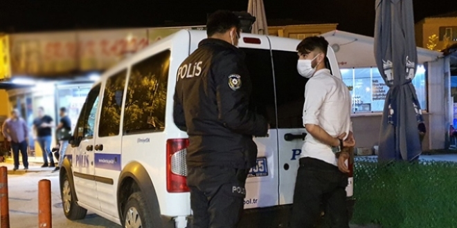 Dur ihtarına uymayan 20 yaş altı iki gence 13 bin lira ceza