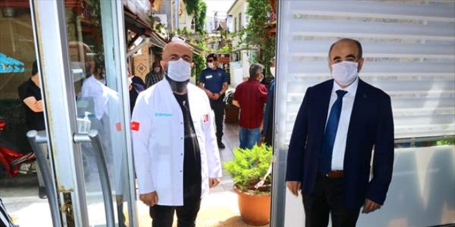 Düzce Valisi Dağlı'dan sokakta maske denetimi