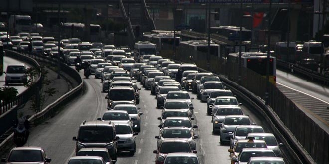 İstanbul'da trafik yoğunluğu yüzde 50'yi aştı