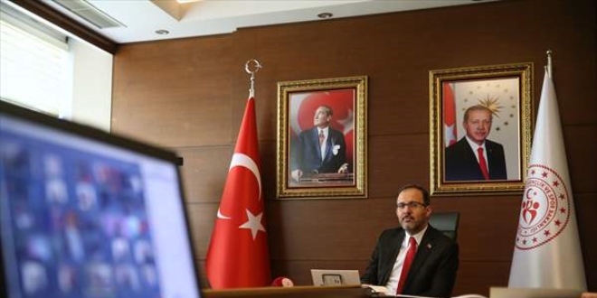 Bakan Kasapoğlu, Gençlik Haftası'nda temsilci gençlerle görüştü