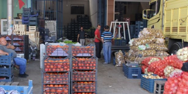 Sebze arzı patladı, fiyatlar halde dip yaptı, markette fırladı