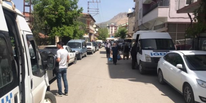 Testi pozitif çıkan berberin müşterileri de yakın takipte