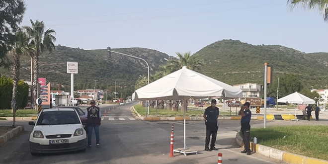 Kuşadası yazlıkçıların akınına uğradı