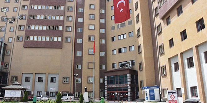 11 günlük bebeğin testi pozitif çıktı, 25 kişi karantinaya alındı