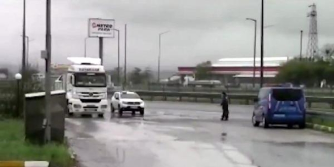 TIR'ın taşıdığı otomobillerde sıvı metamfetamin ele geçti