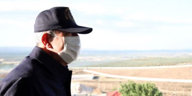 Bakan Akar ve TSK Komuta Kademesi Suriye sınırının sıfır noktasında