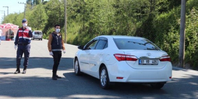 Çay hasadı için Rize'ye gelenlerin sayısı 16 bini buldu