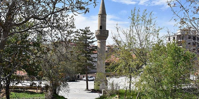 Camisiz minare ilçenin sembolü oldu
