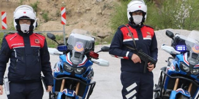 Jandarmanın 'Huzur ve Hızır' timleri bayramda da görev başında