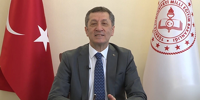 Bakan Selçuk'tan 'Fidandan Çınara' projesine destek