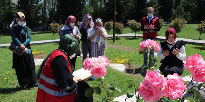 'Bayramda 35 bin şehit ailemiz ve gazimiz ziyaret edildi'