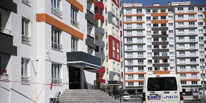52 daireli bina virüs nedeniyle karantinaya alındı