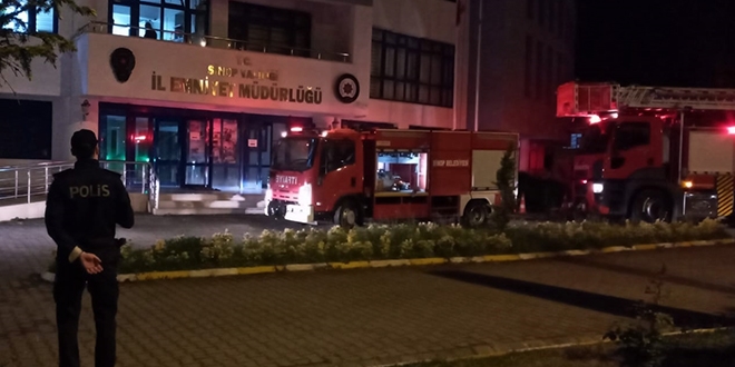 Sinop Emniyet Müdürlüğü binasında yangın çıktı