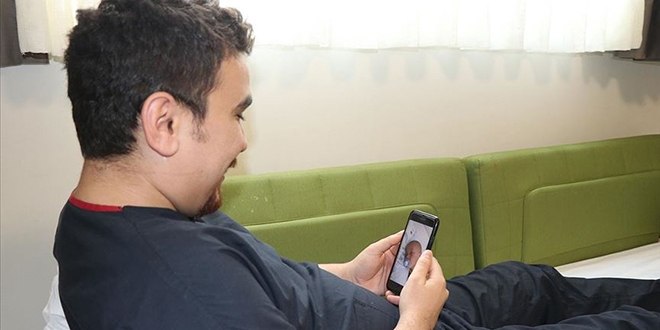 Hastalara şifa dağıtan hemşire 40 gündür oğluna hasret