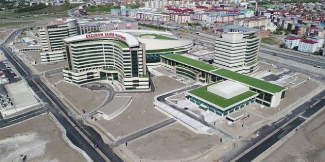 Erzurum Şehir Hastanesi çevre düzenlemeleri sürüyor