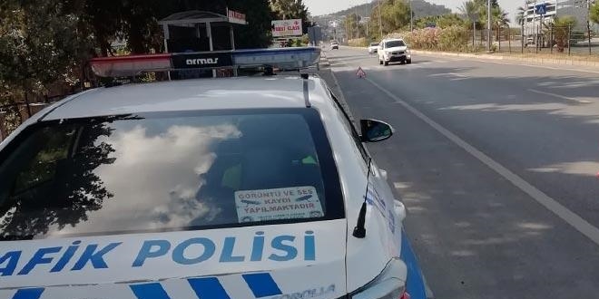 Türkiye genelinde eş zamanlı radarla hız ve yük taşıyan araç denetimi