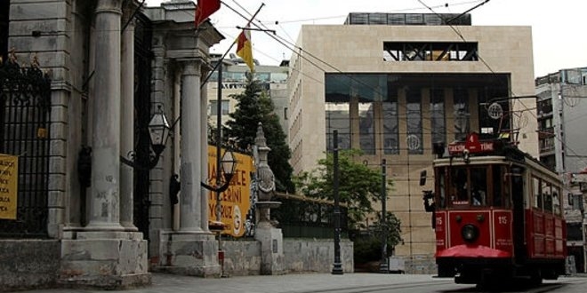 Nostaljik tramvay İstiklal Caddesi'nde seferlere başladı
