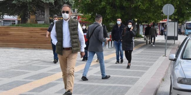 İki ilde daha maskesiz sokağa çıkmak yasaklandı