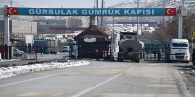 Bakan'ın duyurusuyla yeniden açılan Gürbulak Sınır Kapısı'nda hareketlilik