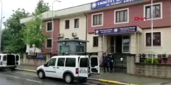 Kendilerini polis olarak tanıttılara 188 bin TL'sini kaptırdı
