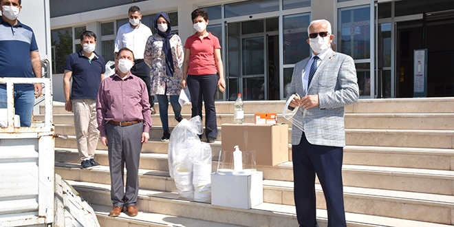 Meslek liselerinin ürettiği maske ve dezenfektanlar LGS sınavında kullanılacak